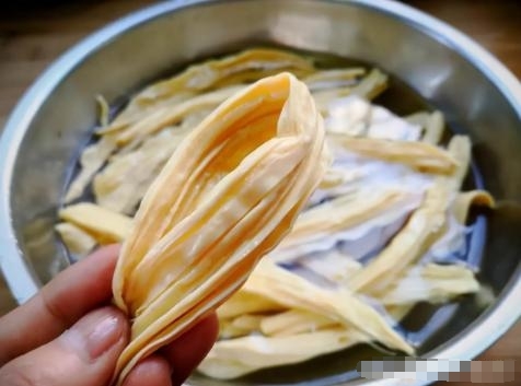 腐竹別光用水泡！大廚教你一招，再加2樣！8分鐘泡好，軟嫩筋道